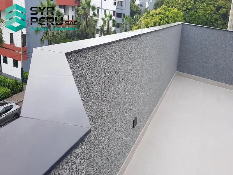 GRANALLA EN PARED DE TERRAZA